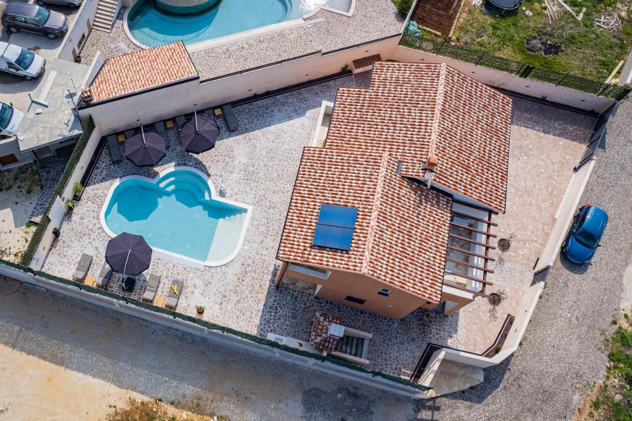 Villa Nur Pula Exterior foto